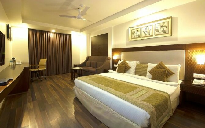 Hotel Le Roi New Delhi - Photo2