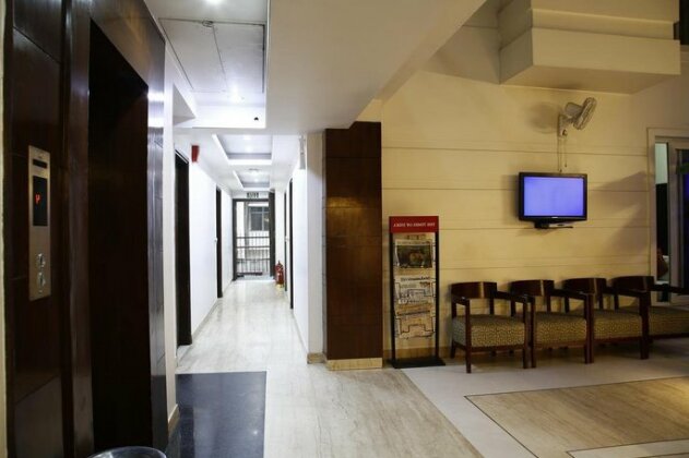 Hotel Mint Safdarjung near IIT New Delhi - Photo2