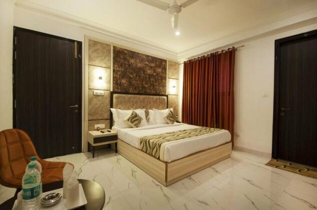 Hotel Royalton New Delhi - Photo2