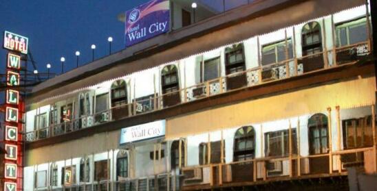 Hotel Wall City