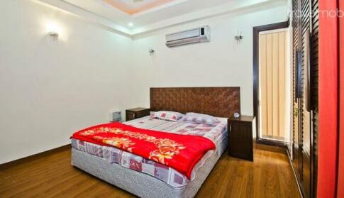 Luxury 3 Bedrooms Service Apartment