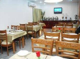 OYO 367 Hotel Forest Green - Photo4