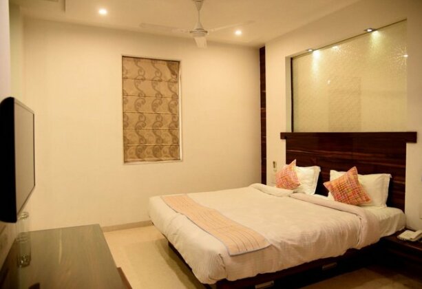 OYO 9536 Bee For Home Stay - Photo2