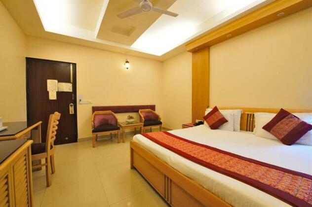 OYO 9761 Hotel Clark Heights New Delhi