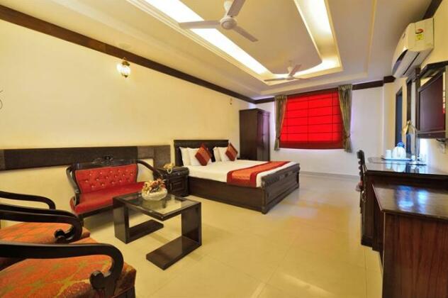 OYO 9761 Hotel Clark Heights New Delhi - Photo2