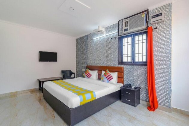 Well-Equipped 11BR Stay near Ramphal Chowk - Photo2