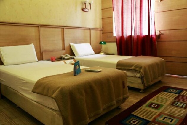 FabHotel Noida Sector 52 - Photo4