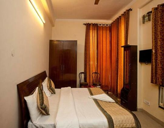 Hotel Top In Town Noida - Photo4