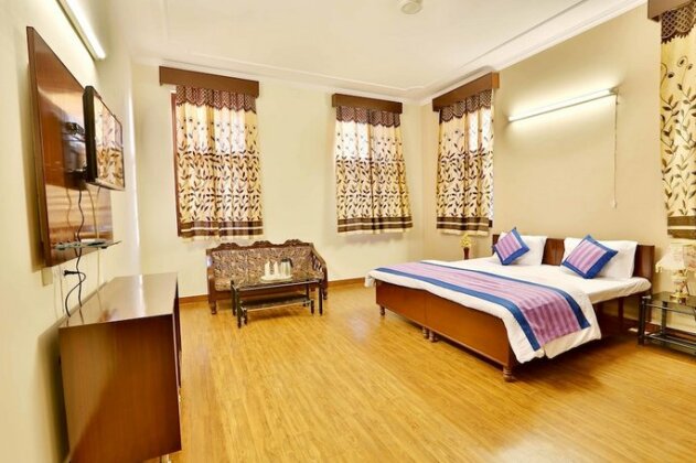 OYO 402 Hotel Noida Residency - Photo2
