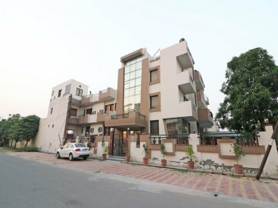 OYO 598 Hotel B K House Noida - Photo2