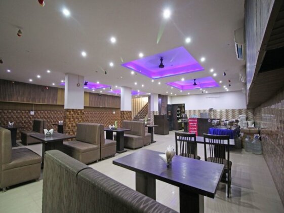 OYO 709 Hotel Cross Winds - Photo3