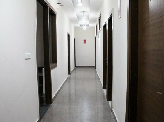 OYO Rooms Noida Expressway Sector 44 - Photo2