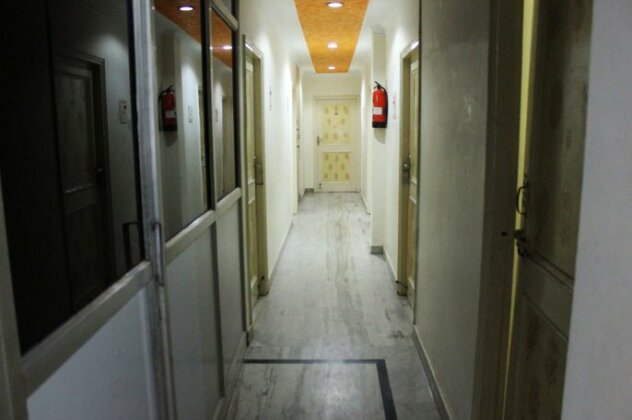 OYO Rooms Noida Sector 12 - Photo3