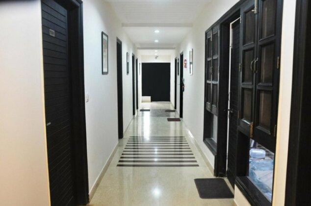 OYO Rooms Noida Sector 52 Block B - Photo2