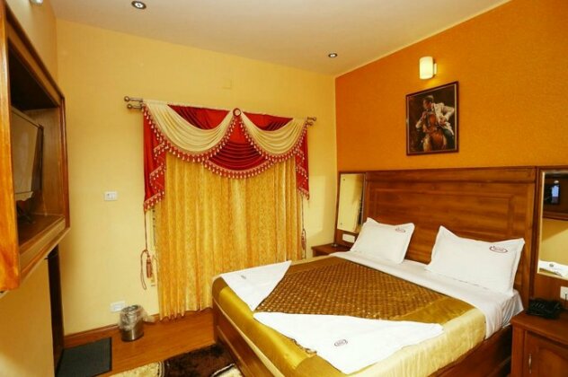 MMR Holiday Inn - Photo4