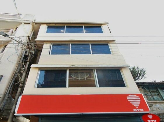 OYO 10068 Hotel Rathna - Photo2