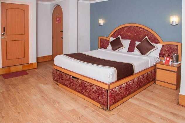 OYO 10068 Hotel Rathna - Photo5