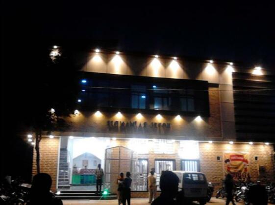 Hotel Raj Mandir - Photo2