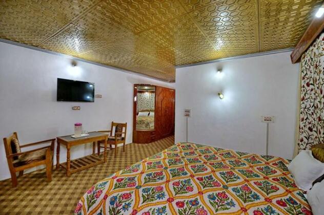 Hotel King Palace Pahalgam - Photo4