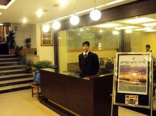 Hotel Pine Spring - Photo3