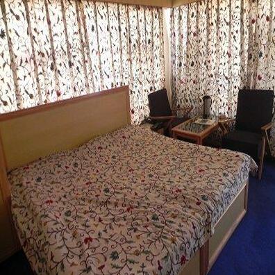 Hotel Raj Palace Pahalgam - Photo2