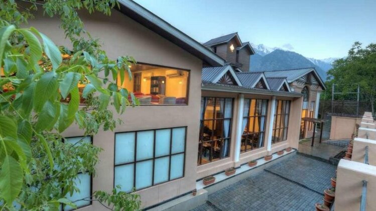 The Chinar Resort and Spa - Photo5