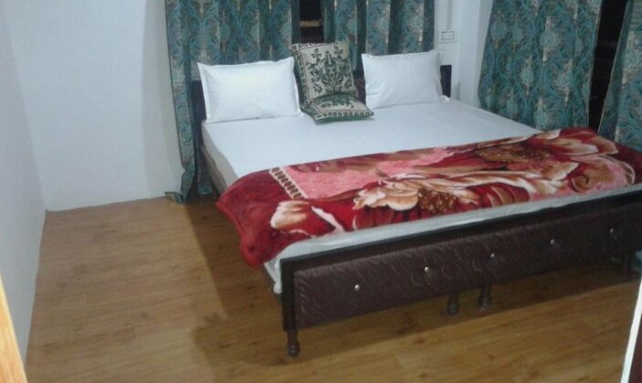 Travelers Homestay Pahalgam - Photo5