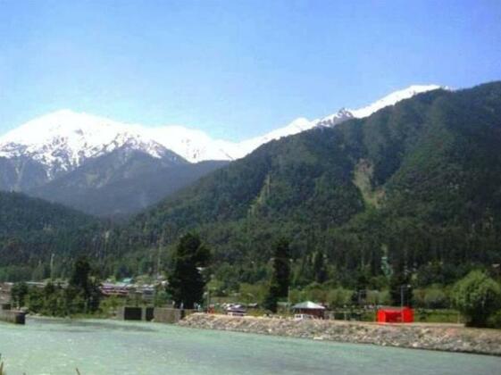UNA Homestay Sheenwynds Pahalgam - Photo4