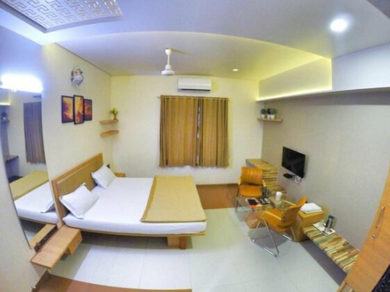 Hotel Hilal Palsana - Photo2