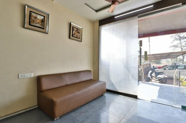 SPOT ON 38838 Hotel Darshan - Photo2