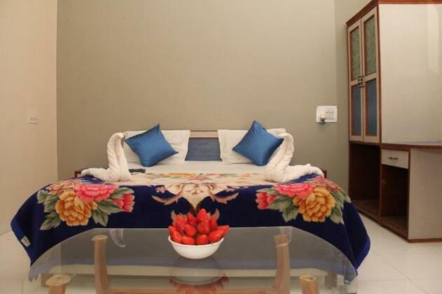 OYO 12316 Hotel Silver inn - Photo2