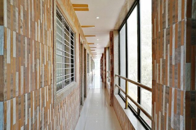 OYO 13902 Orient Bay Inn - Photo4