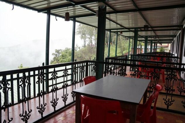 Rainforest Restaurant & Villas - Photo4