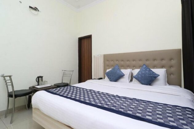 Hotel Kamron Inn - Photo2