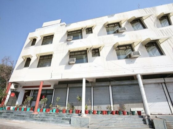 Hotel Neelkamal Panchkula - Photo2
