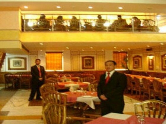 Hotel Shiraaz - Photo5