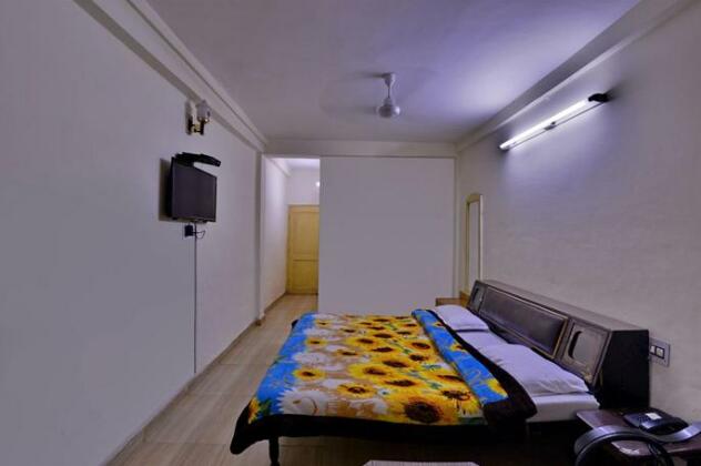 OYO 18631 Hotel King's - Photo4