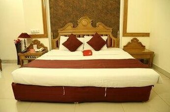OYO 657 Hotel K C Cross Road - Photo3