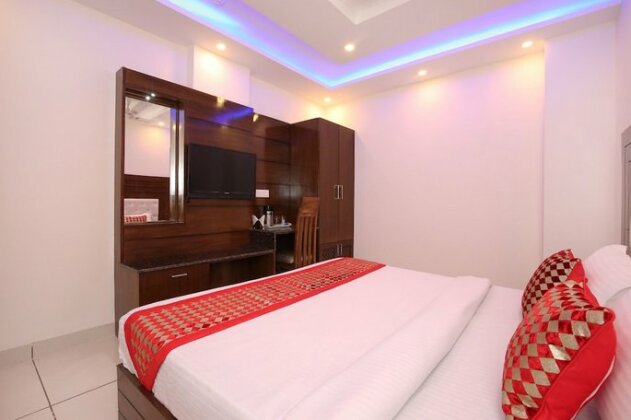 OYO 9420 Hotel Silver Palm - Photo5
