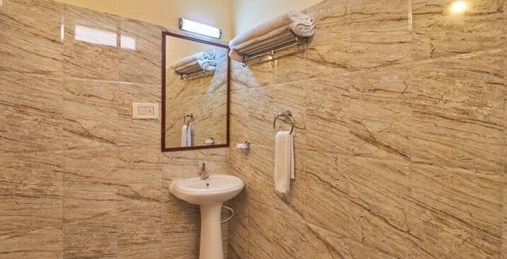 Stay Simple Brindavan Hotel - Photo4