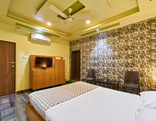 Hotel Saptarang Residency - Photo4