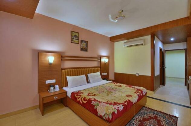 Hotel Capri Pathankot - Photo2