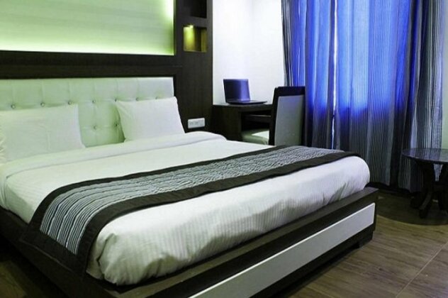 Hotel Opulence - Photo2