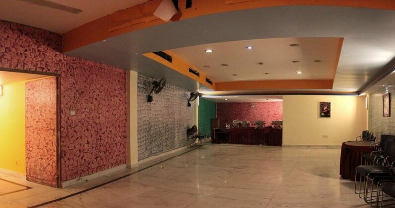 Hotel Woodland Pathankot - Photo2