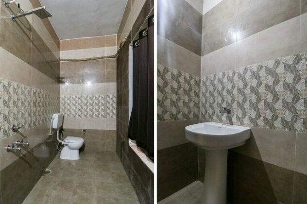 OYO 65320 Hotel Surya - Photo5
