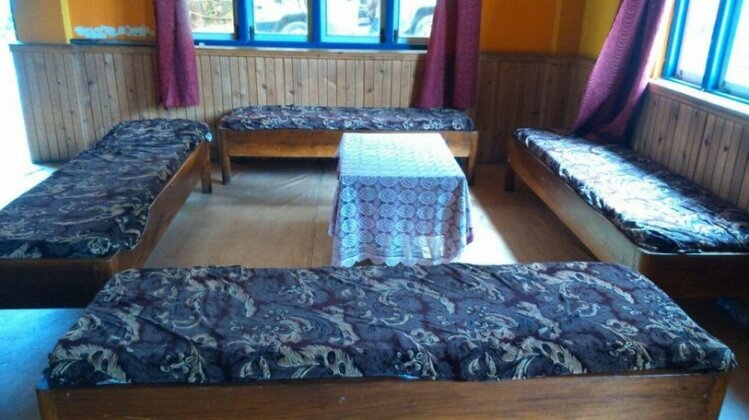  Photo 1