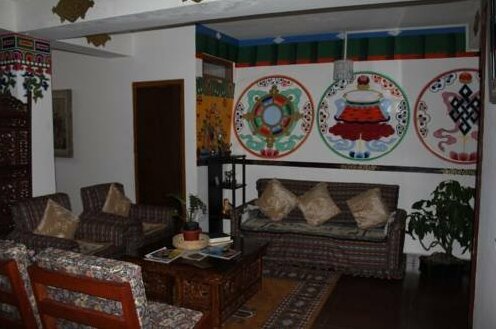 Norbulingka Retreat - Photo4