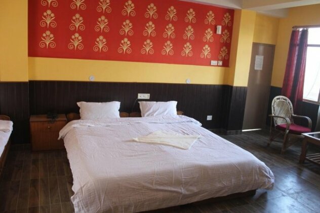  Photo 1