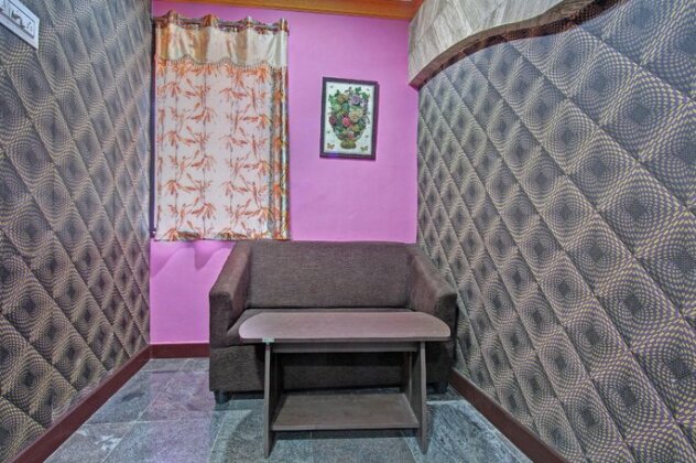 OYO 37496 Lucky Residency