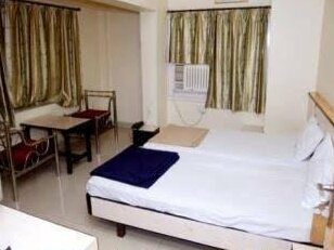 Hotel Vikrant Residency - Photo3